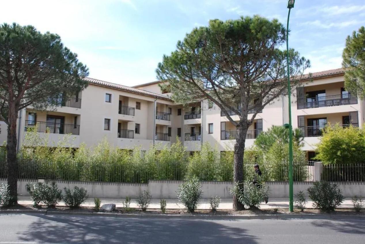 Superbe A Avec Place De Parking * Uzes